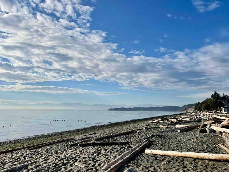 Sunrise Escape - Close To The Beach! Victoria Exterior photo