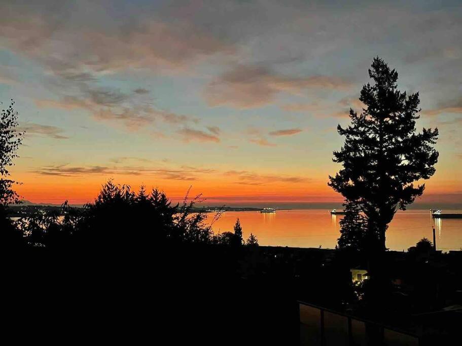 Sunrise Escape - Close To The Beach! Victoria Exterior photo